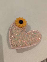 Image 3 of Broche coeur 