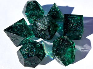 Image of Green and sparkling Pillars 7-piece dice set for TTRPGl