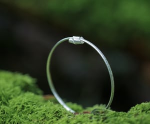 Image of Curling leaf Bangle