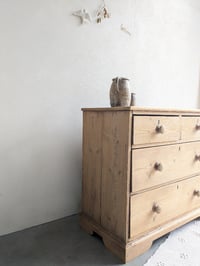 Image 2 of LA COMMODE ANGLAISE 