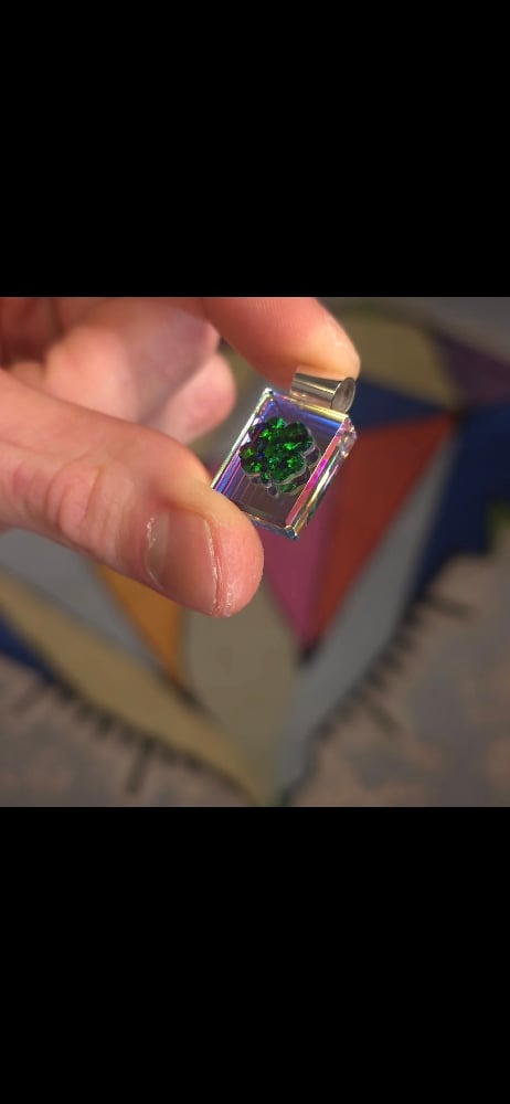 Image of 🍀 portal pendant 
