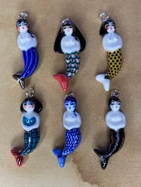 Image 14 of Lil Mermaids - platinum lustre