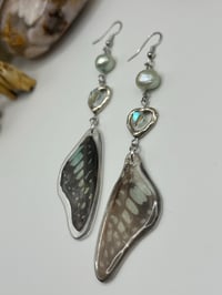 Image 2 of Tunnel of Love Earring Set