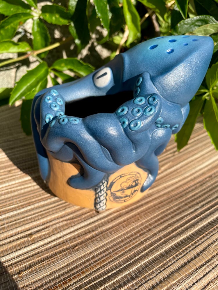 Image of Sake Squid Blue & Yellow