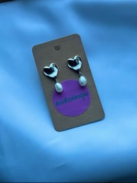 Image 4 of Hammered Heart Studs with Pearl Drop