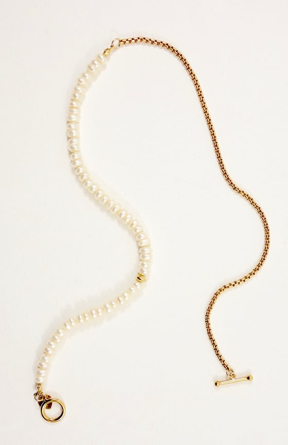 Image of String of Pearl Toggle Choker