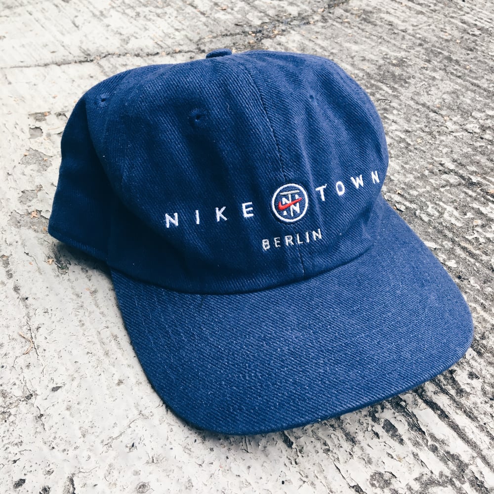 Image of Original 90’s NikeTown Berlin Strapback Hat.