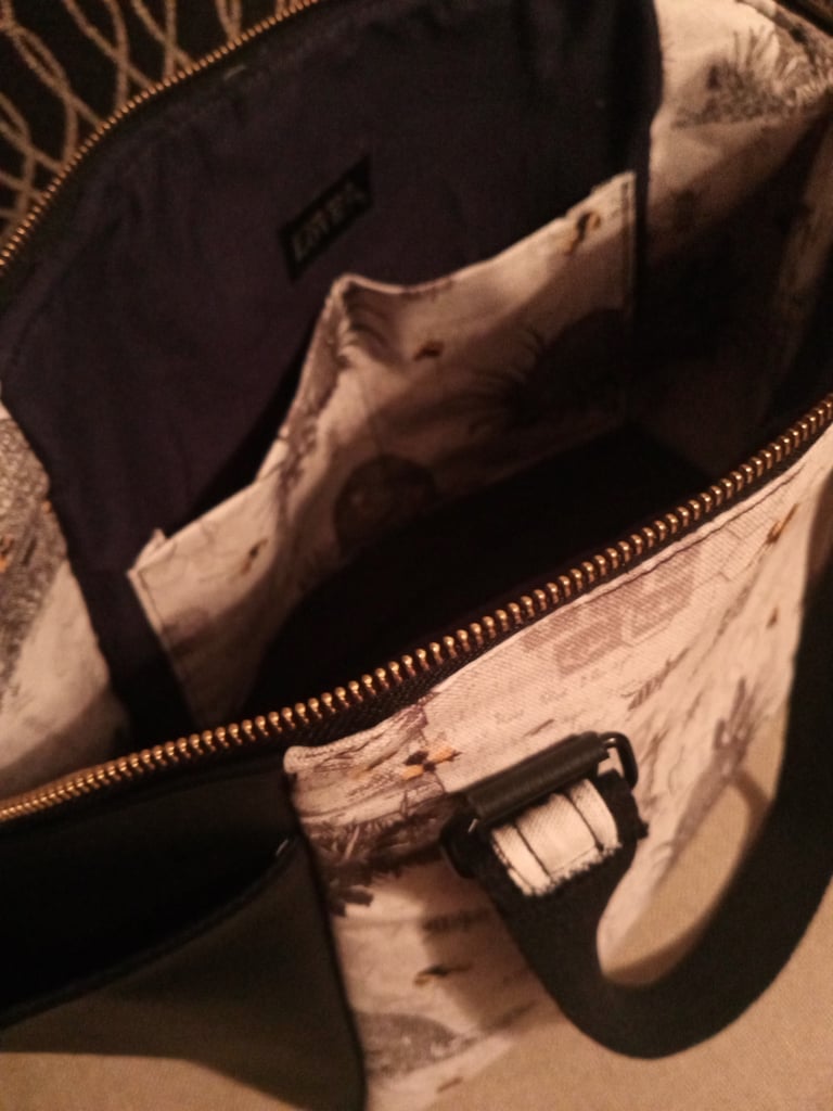 Boss Lady (Commuter bag) Image 5