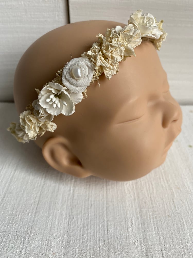 Image of Ivory rose crown 