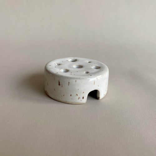 Image of Speckled ceramic bowl + frog set/ single flower frog