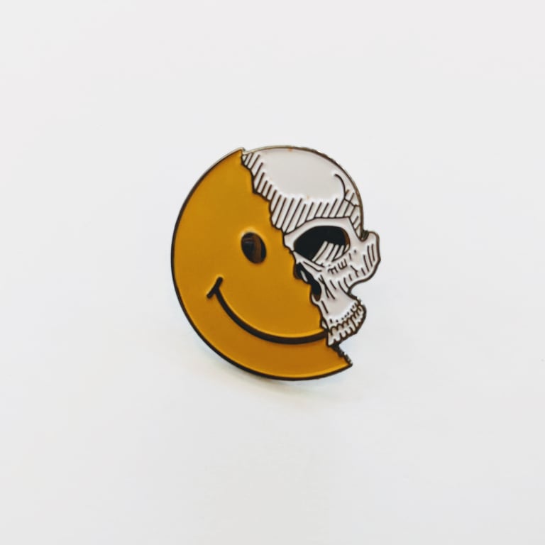 Smile Skull Pin