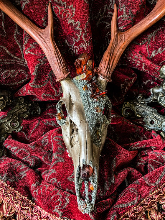 Image of Dyed Sienna Clear Quartz & Amber - Deer Skull