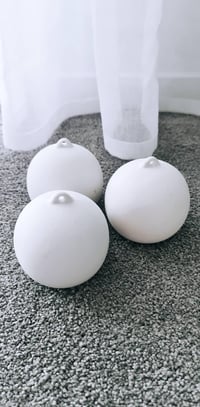 Image 4 of White Ceramic Bauble