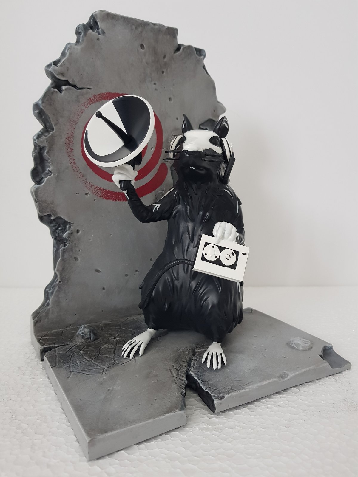 RADAR RAT POLYSTONE SCULPTURE BANKSY / BRANDALISED - BRAND NEW