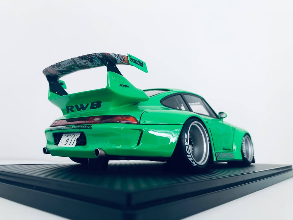 Image of 1/18 IGNITION MODEL RWB 993 GREEN Rough Rhythm