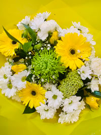 Image 1 of Sunshine Handtied Bouquet 🌼