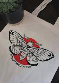 Moth tote