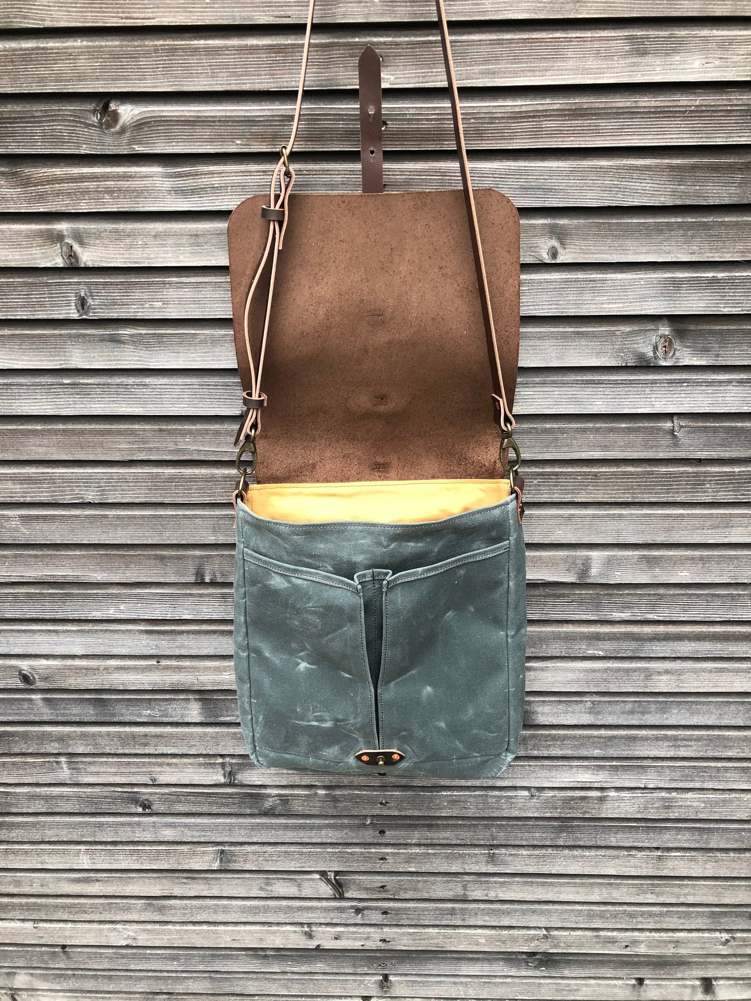 Image of Satchel / musette in waxed canvas with hand waxed leather flap and adjustable shoulder strap UNISEX