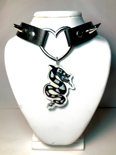 Image of Sandworm Heart-Ring Choker
