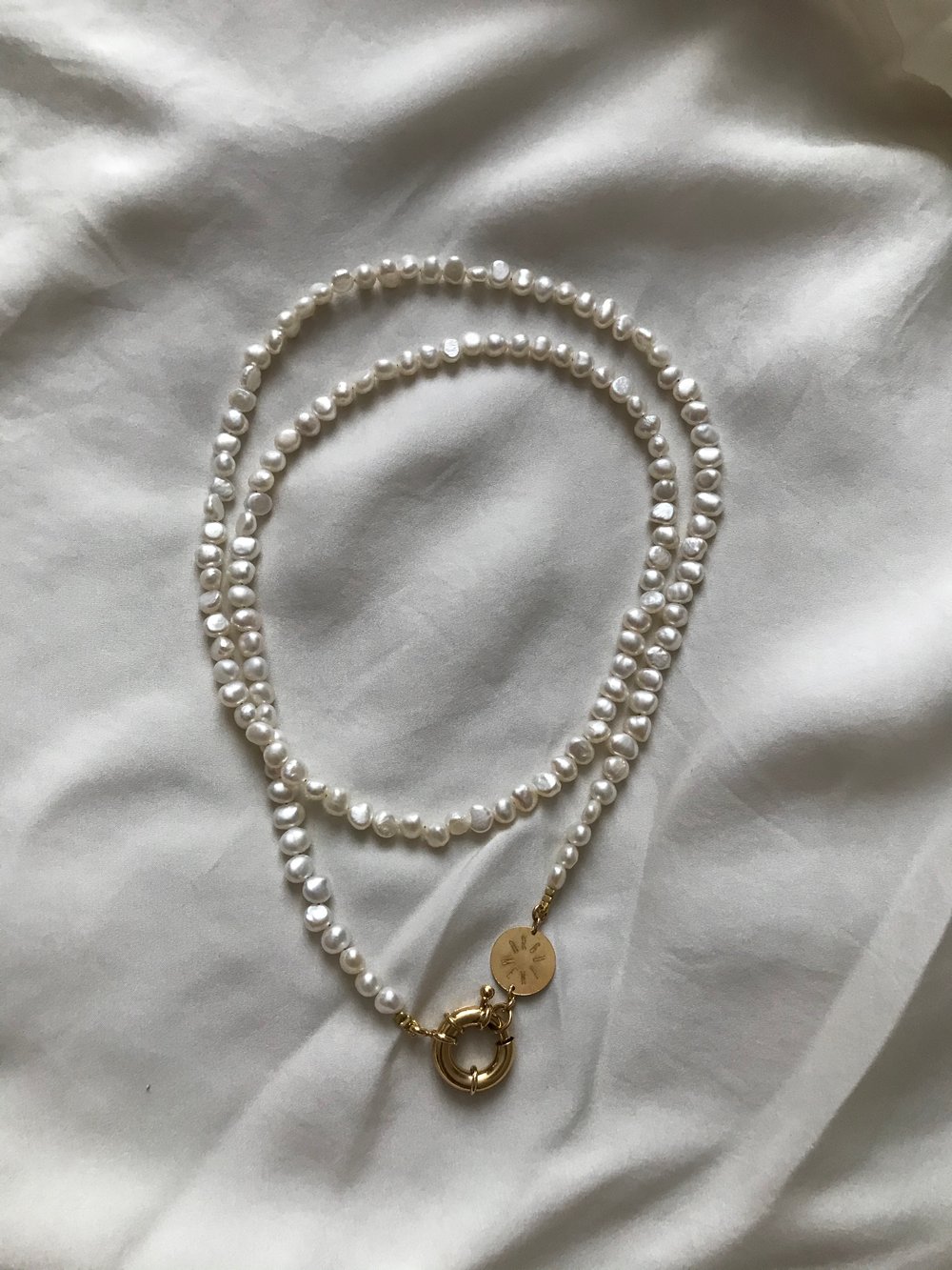 Image of SAUTOIR LONG perles de nacre 