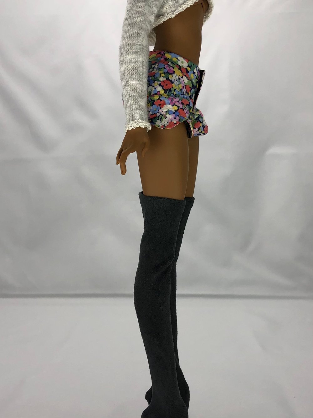 Scalloped Wildflower Shorts: Pidgin Doll 