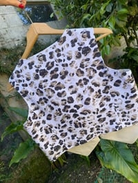 Image 6 of Chaleco feito a man. Leopardo branco. Talla L