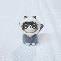 Image 1 of Discount price Tuxedo cat with astronaut helmet ceramic figurine white gold version