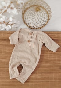Image 1 of Newborn onesie for photoshoot | Bill | beige | fotorequisiten | accessoires photo