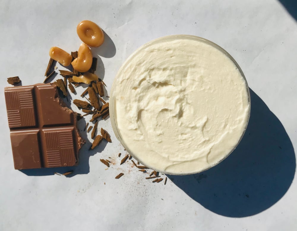 Image of SPICED CHOCOLATE + CARAMEL OUD MOISTURE MOUSSE 12.oz