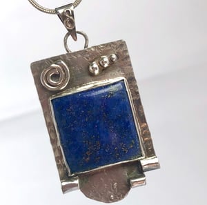 Lovely 925 Silver, Lapis Lazuli Pendant