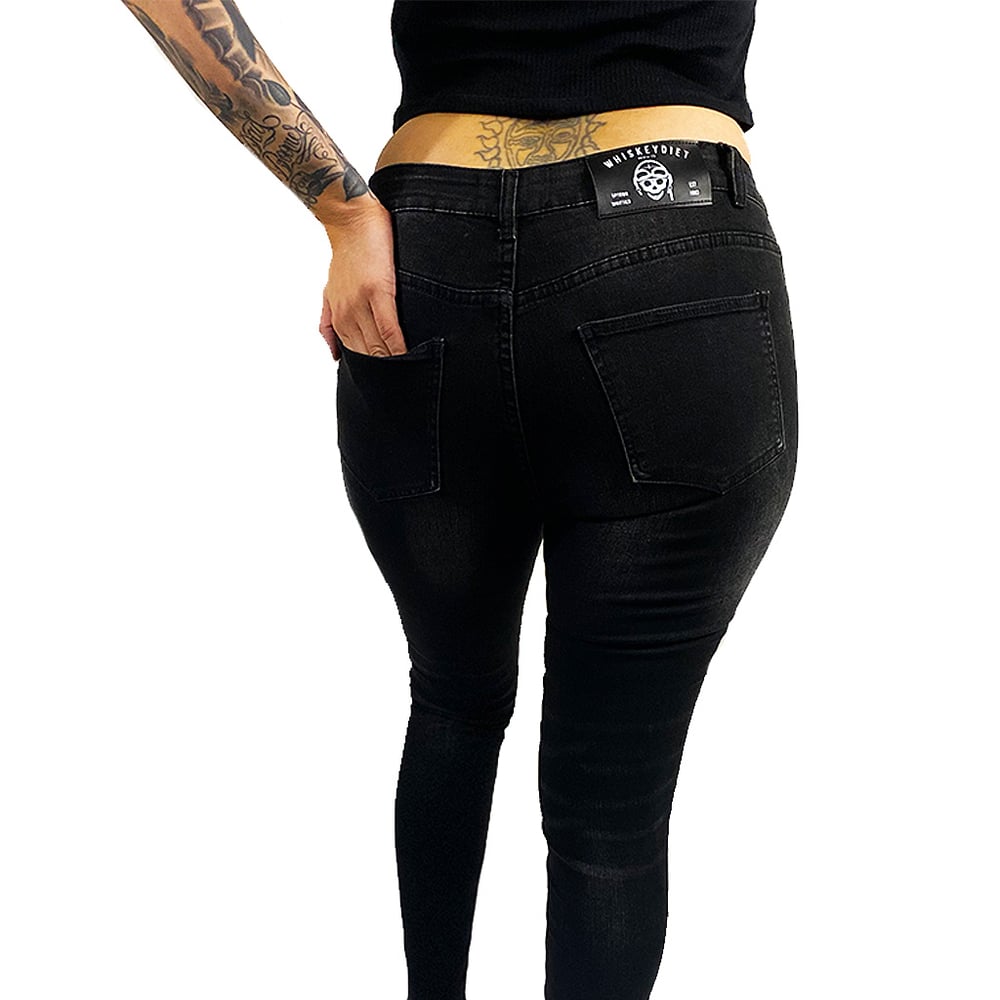black barrel jeans