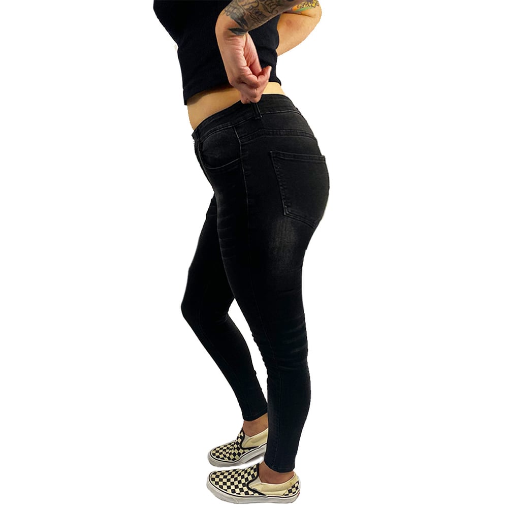black barrel jeans