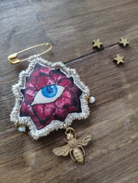 Image 2 of Spilla 'Fiore nascosto'