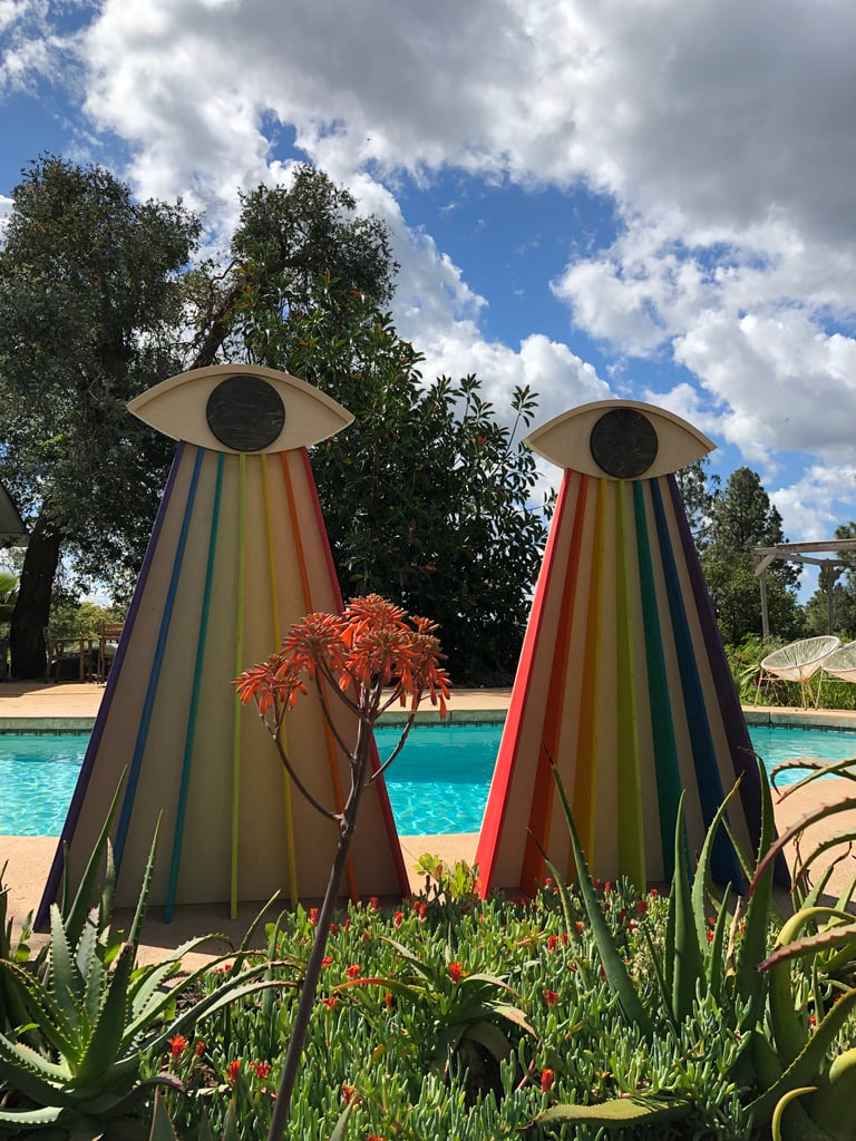 Standing Eye Rays Image 4
