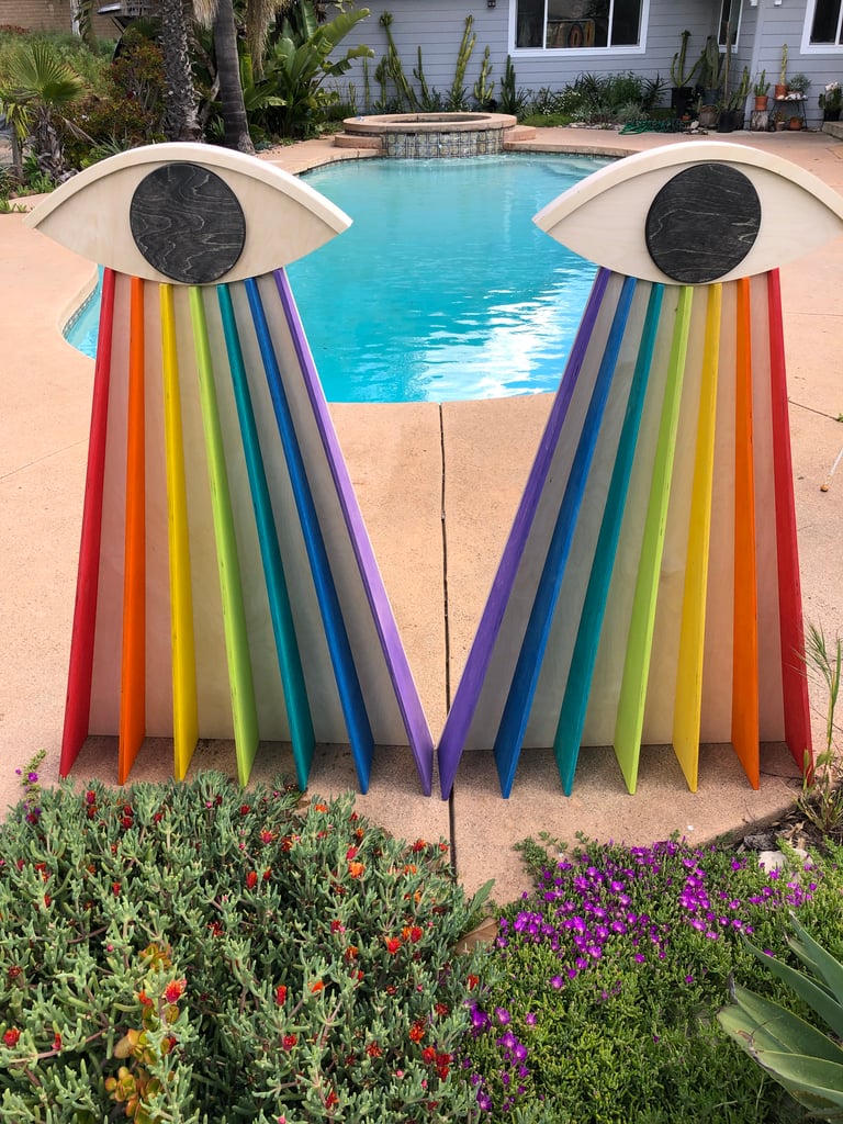 Standing Eye Rays Image 5