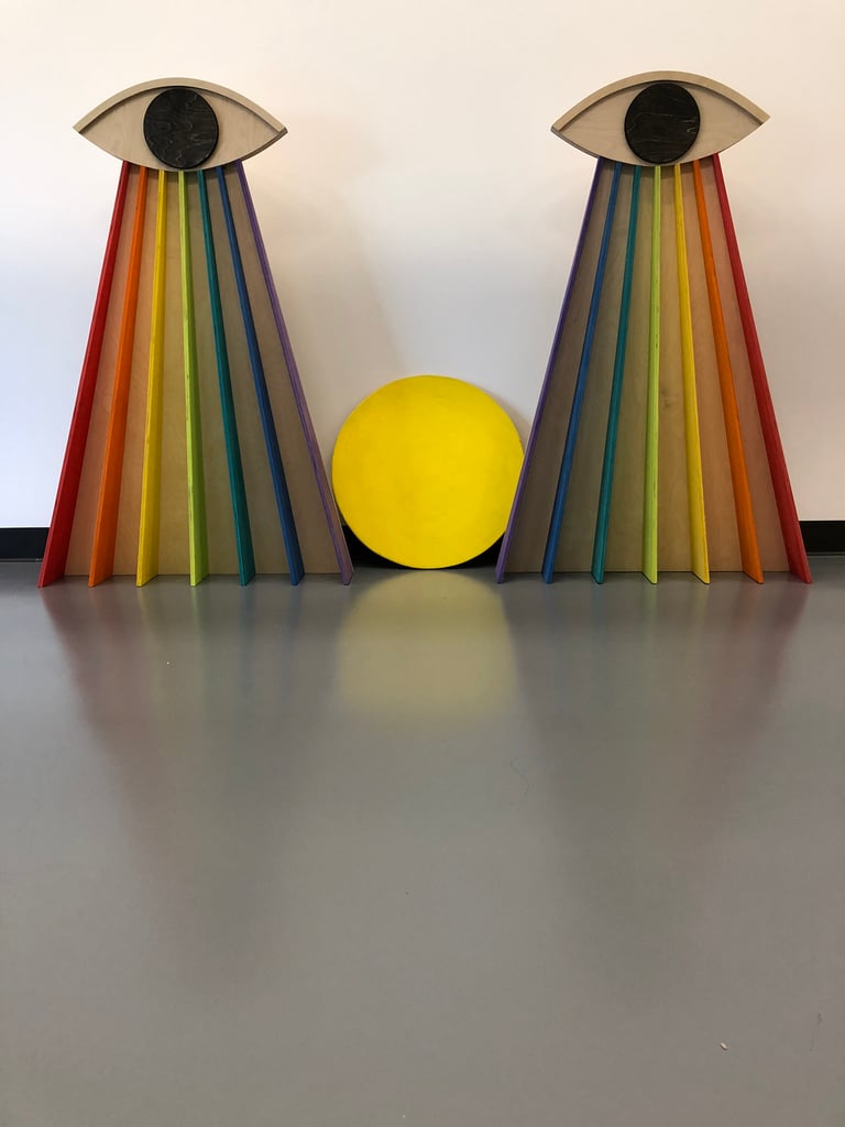 Standing Eye Rays Image 3