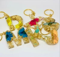 Floral Alphabet Keychain With Flakes