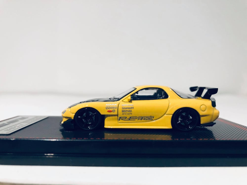 Image of 1/64 IGNITION MODEL Mazda RX-7 (FD3S) RE Amemiya Yellow