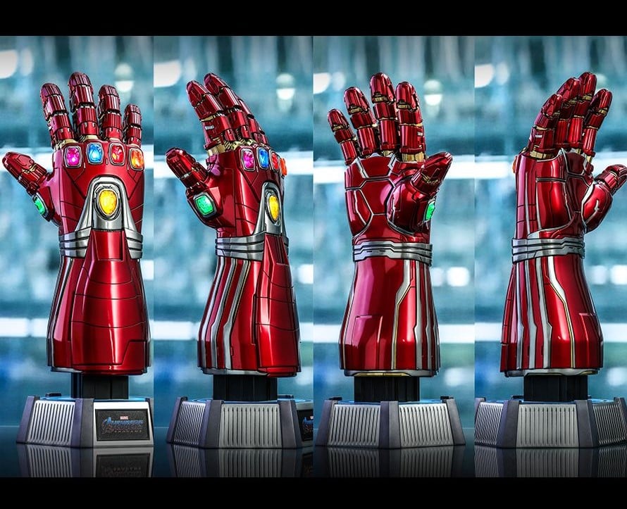 Image of Avengers 4: Endgame - Nano Gauntlet Hot Toys 1:1 Scale Life-Size Replica