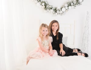 Image of Indoor Holiday mini sessions child & family 