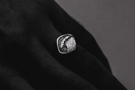 Image of Wave Signet 