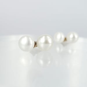 Image of Sterling silver gold plated pearl earrings M2938