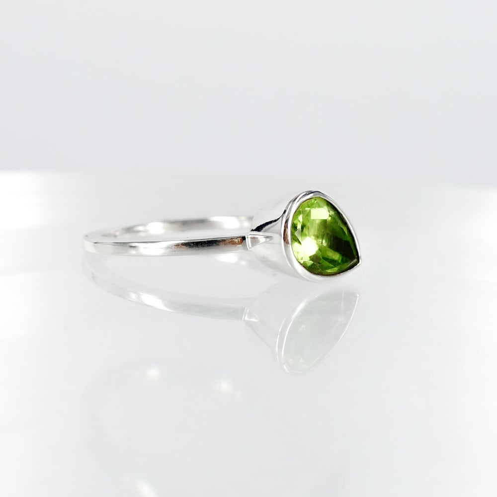 Image of 14ct white gold stacking ring set with Peridot 