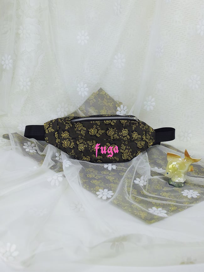 Dark flower jacquard cross bag