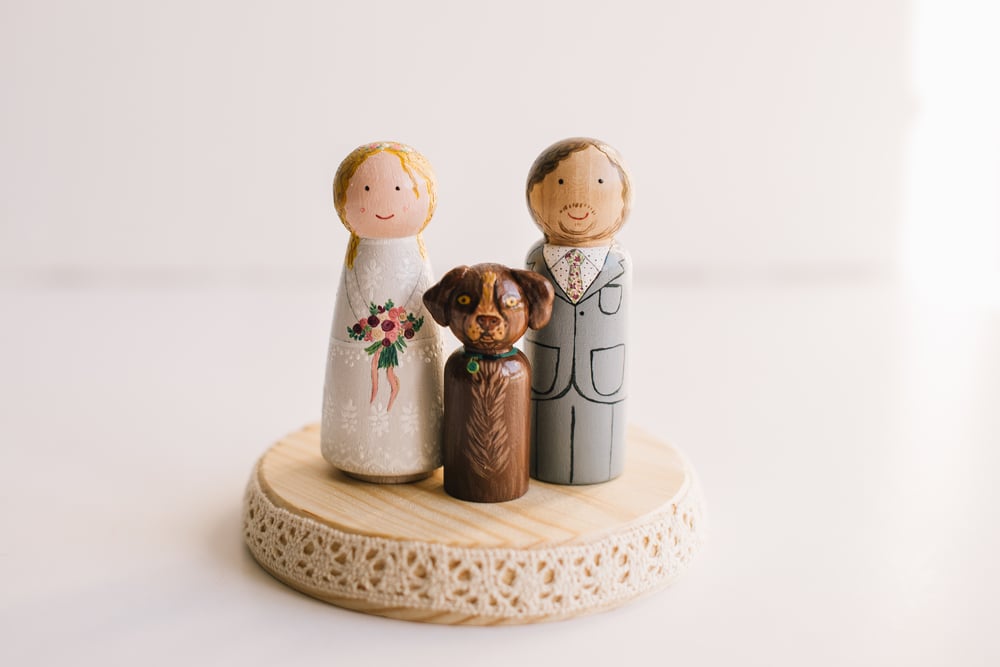 Image of Figuras de madera + Mascotas para Tarta de Boda