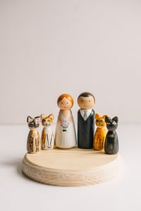 Image 2 of Figuras de madera + Mascotas para Tarta de Boda
