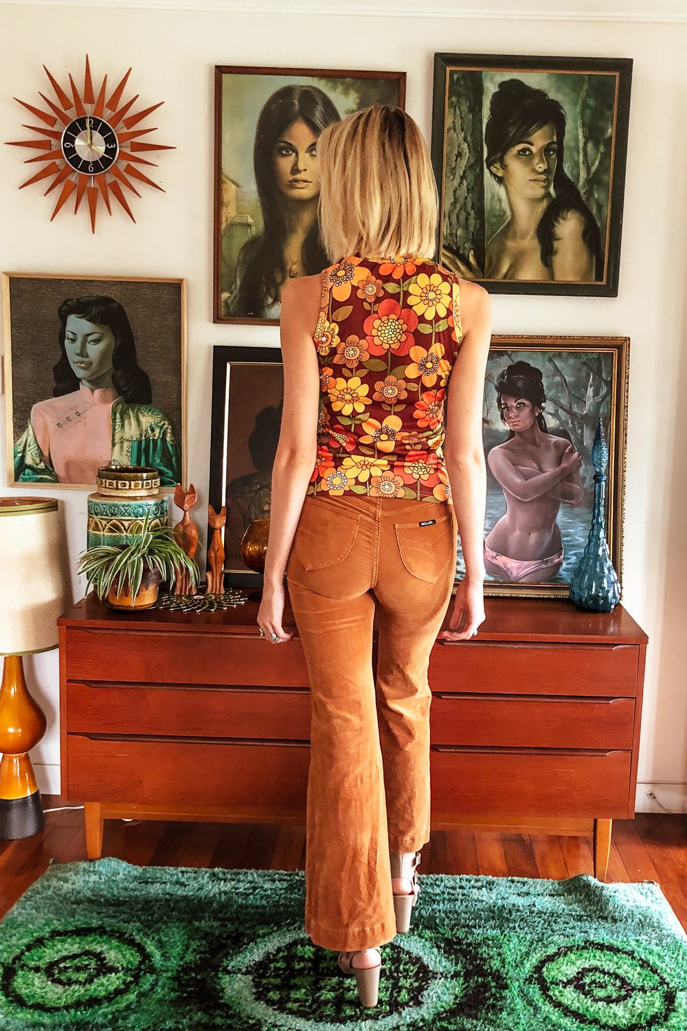Outta sight top in the Farout Flowers print brown