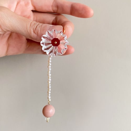 Image of V&B Flower pearl earrings