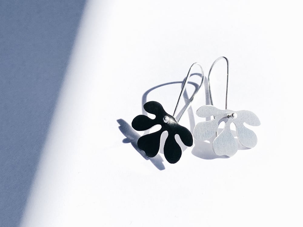 Image of Small Rue Earrings