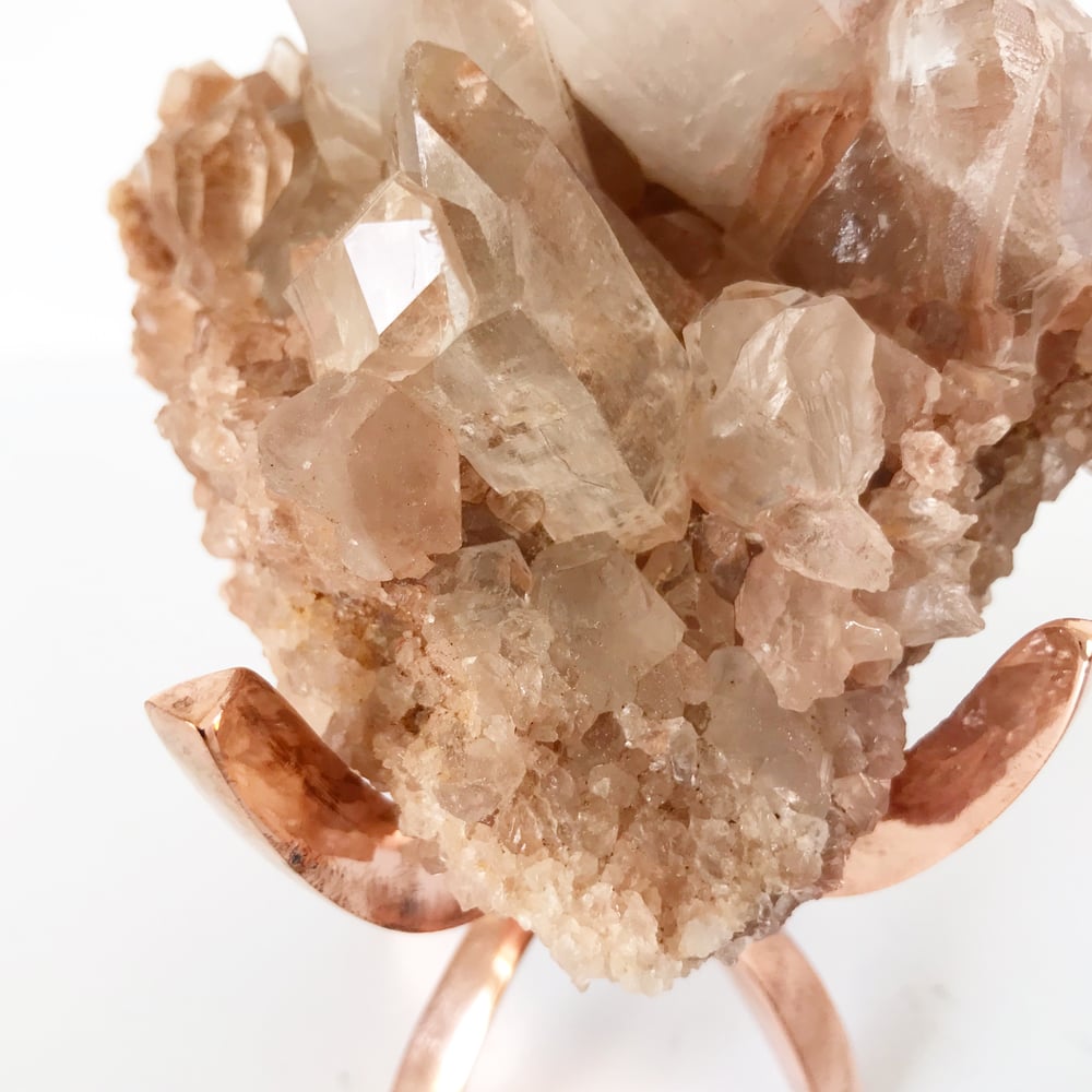 Image of Pink Quartz no.27 + Limited Edition Rose Gold Claw Stand